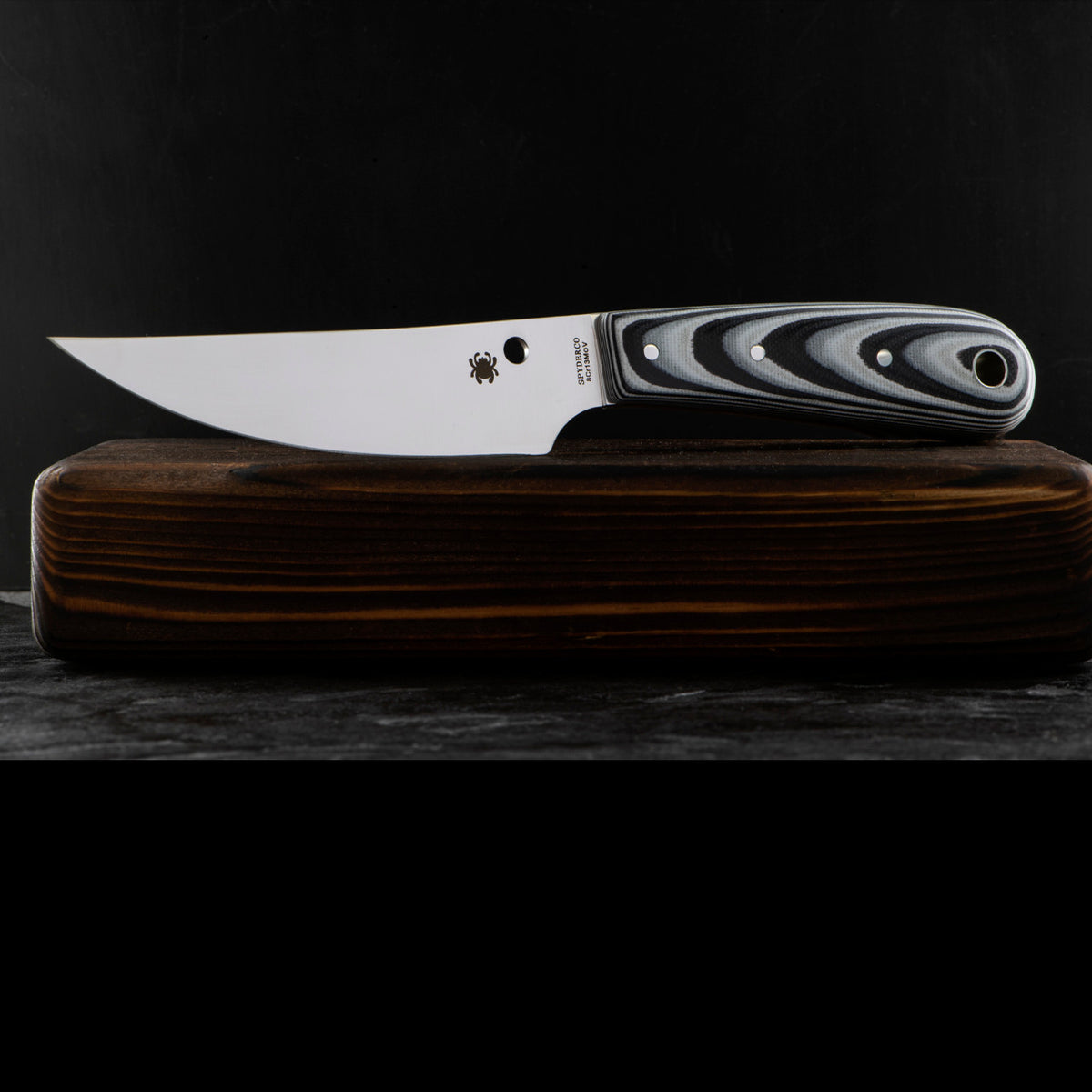 SPYDERCO BOW RIVER P/EDGE G-10 BLACK / WHITE